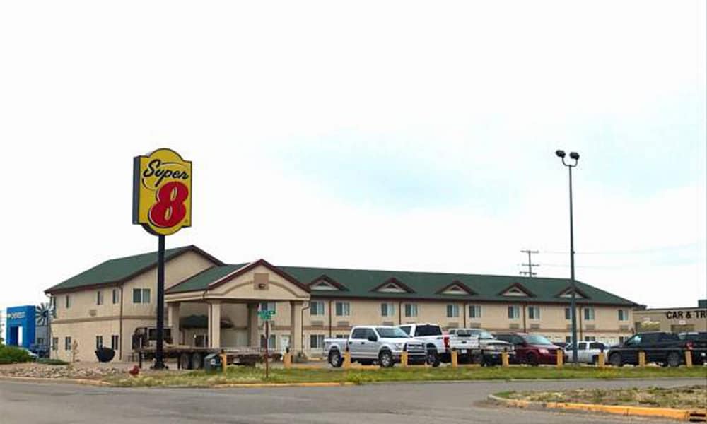 Super 8 Kindersley 1/51