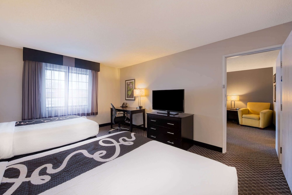 La Quinta Inn & Suites by Wyndham Cleveland Macedonia 38/47