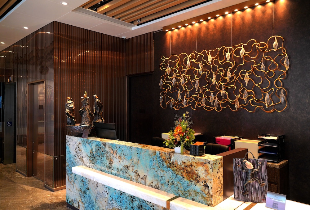 E Hotel Hong Kong 8/50