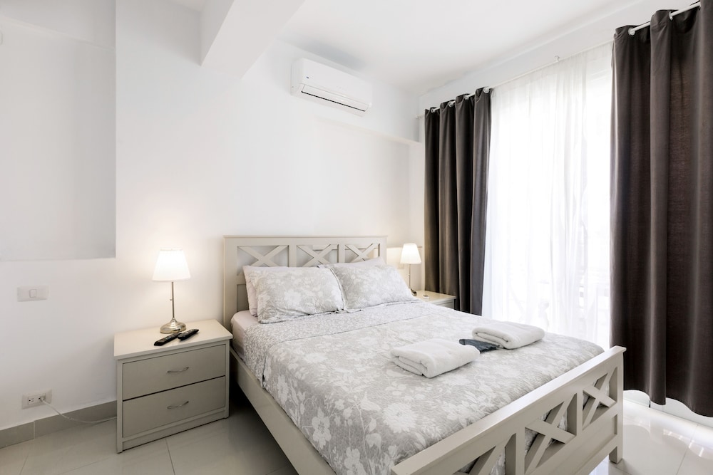 Ducassi Suites Rooftop Pool Beach Spa 18/76