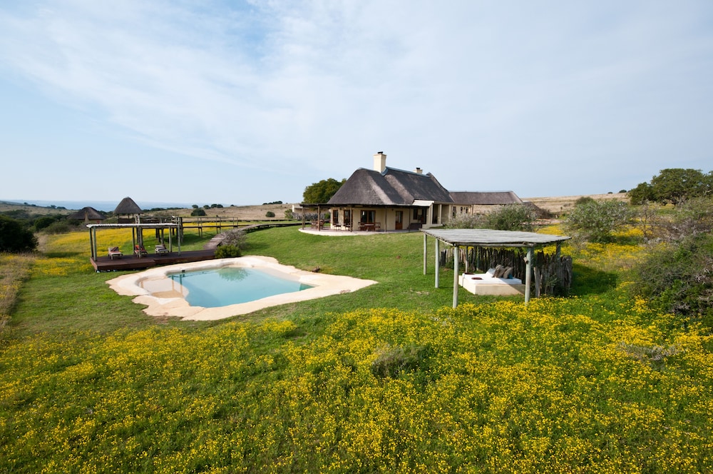 Hlosi Game Lodge 64/73