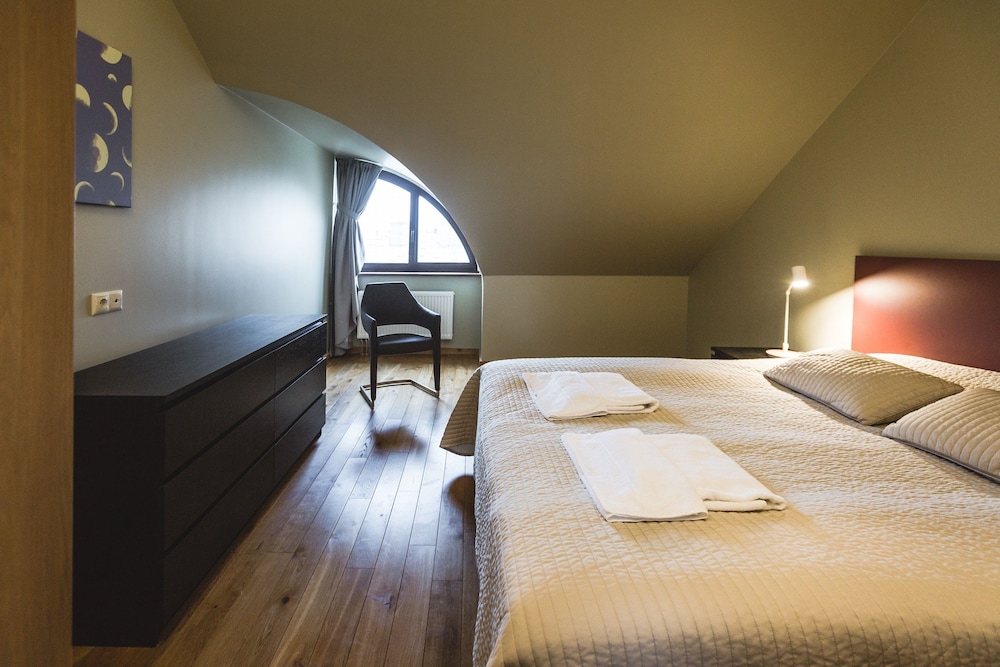 Ernesta Lux Apartments 15/50