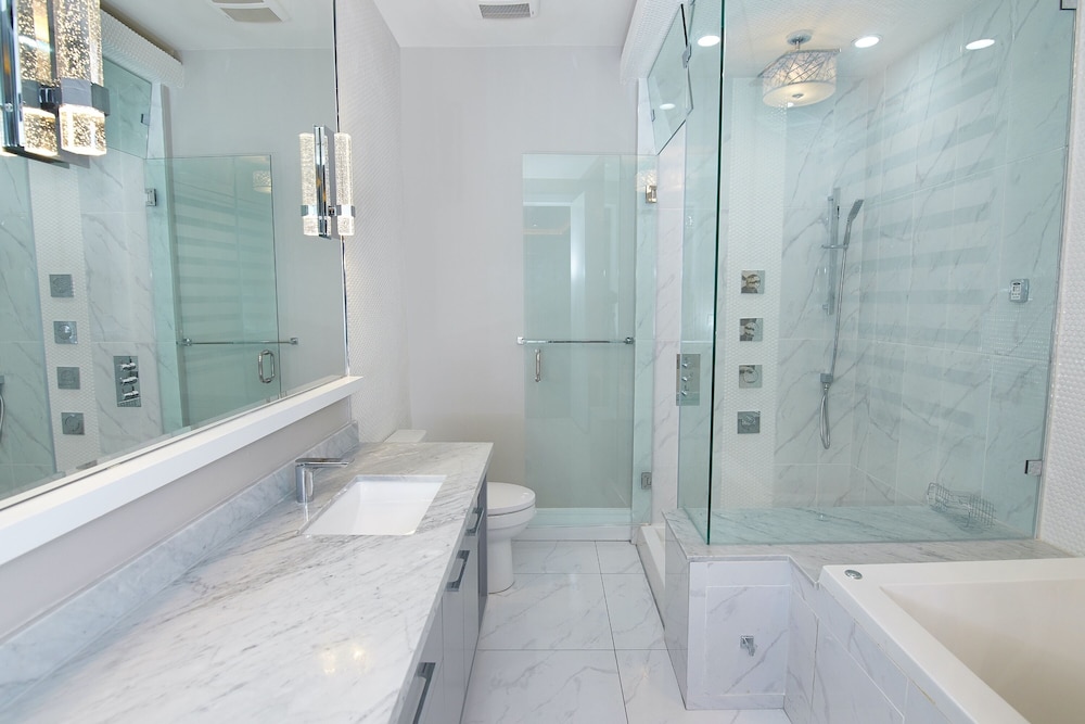 4 Bedrooms, Family, House, 4 Queen Beds, Mountain View، The Chateau 8/8