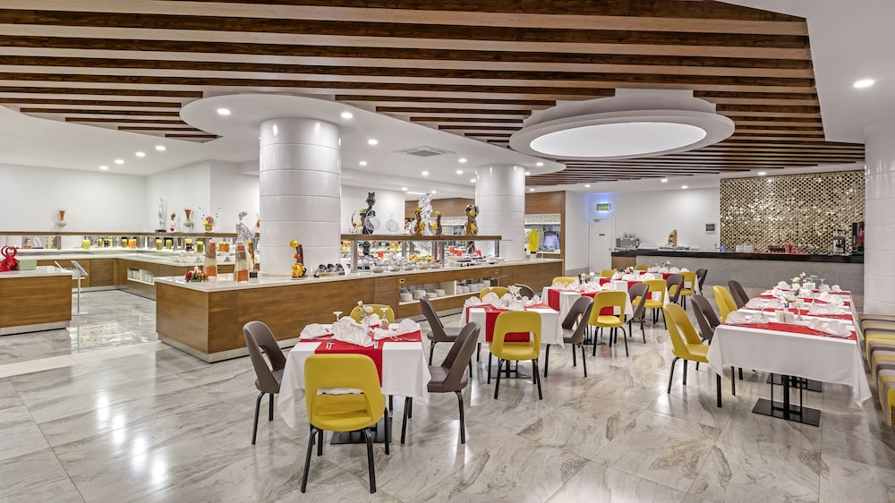 Glamour Resort Spa 53/70