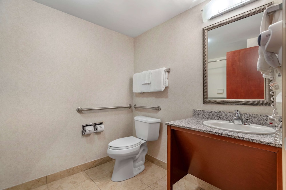 Econo Lodge Broken Arrow 17/59