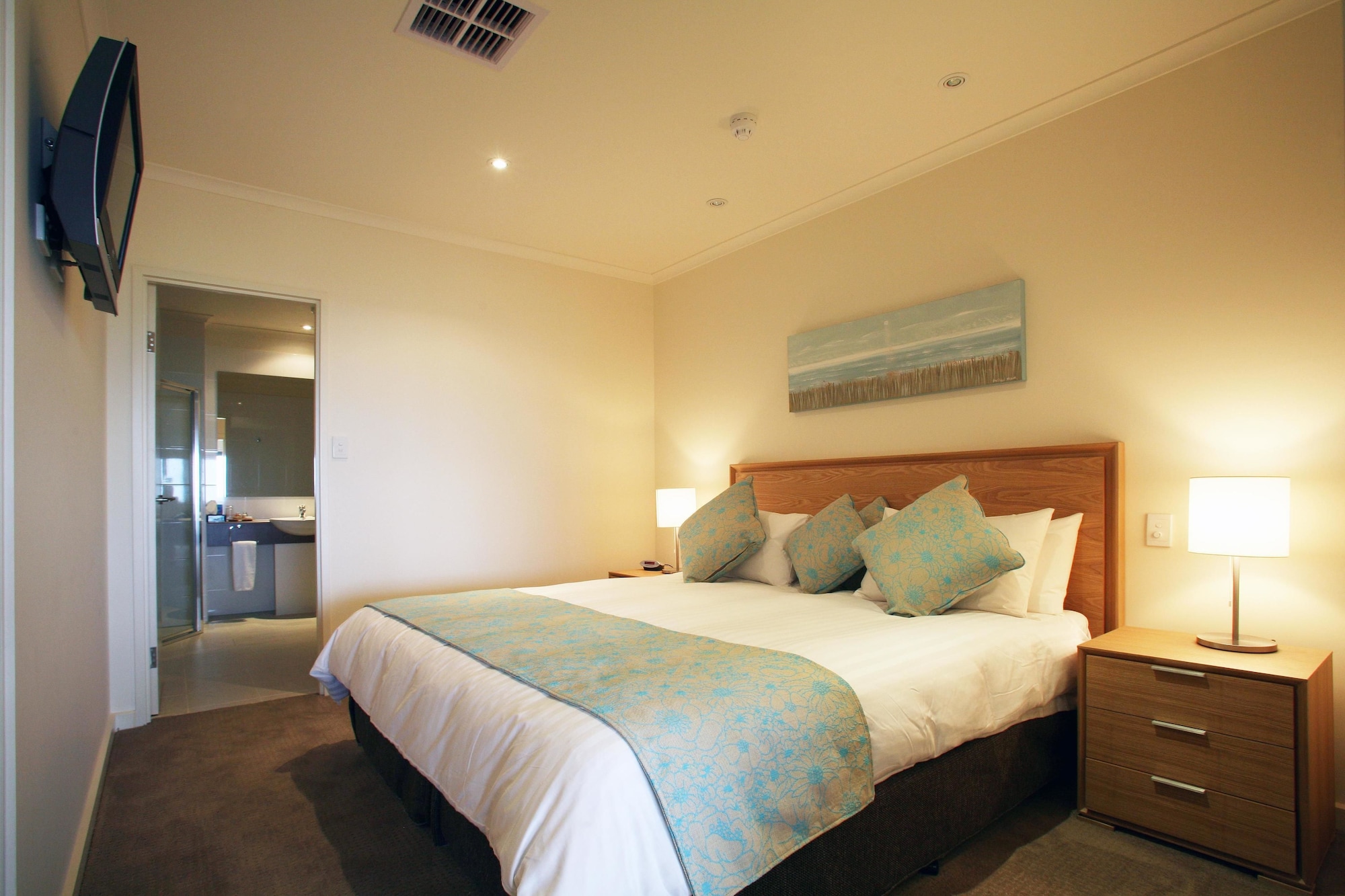 Spa, Suite, King Bed, Jetted Tub