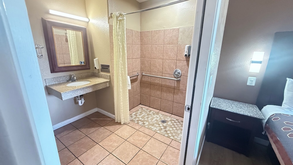 Valley Inn 37/44