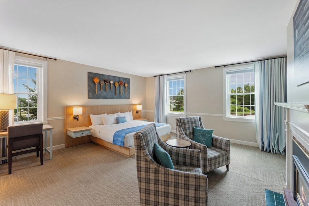 Mini, Luxury, Suite, King Bed