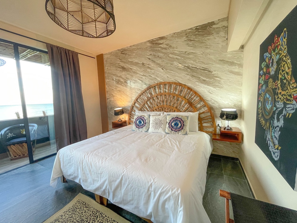 LUXURY, SEA VIEW