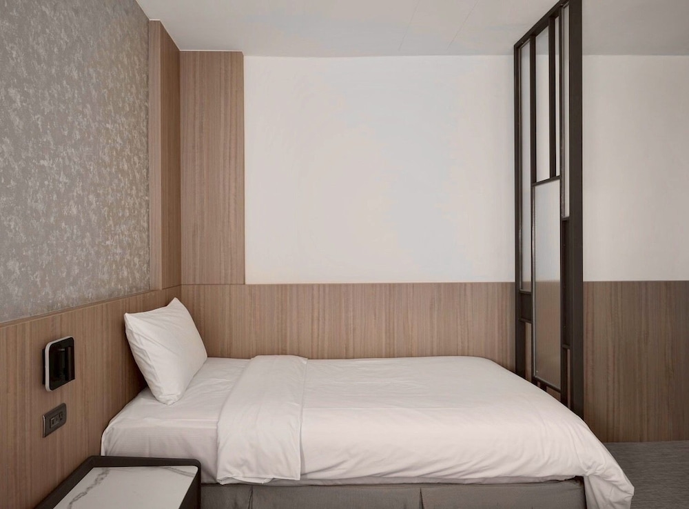 Haifu Hotel And Suites 33/65