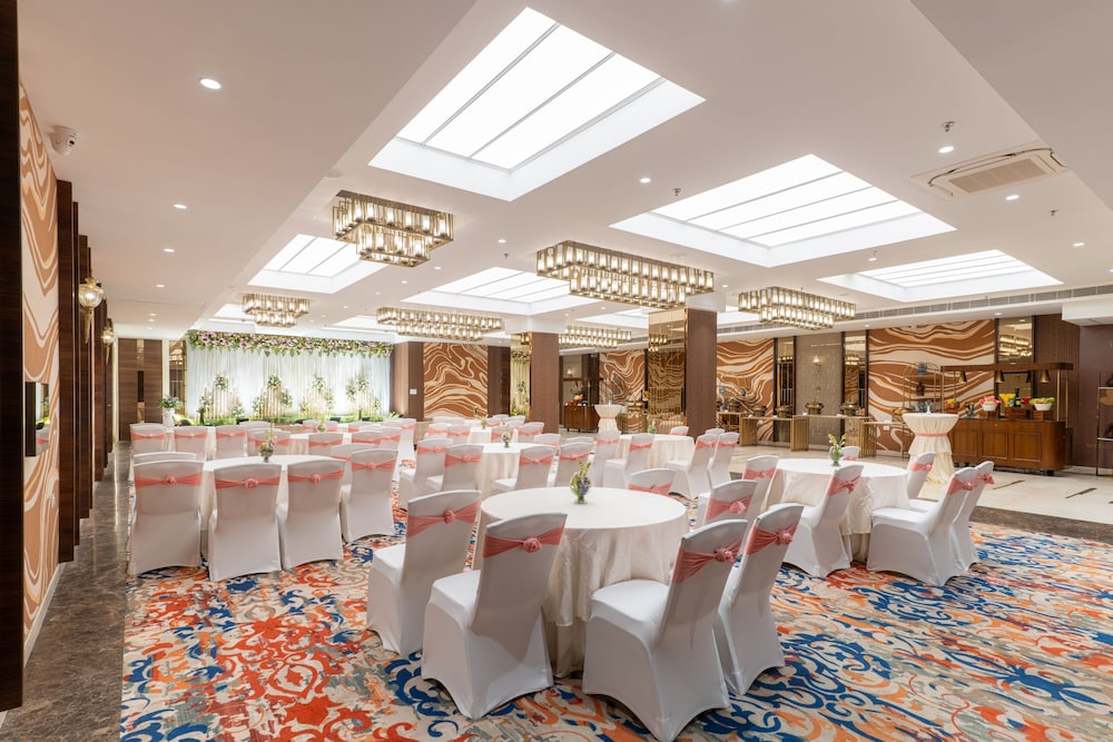 Nirvana Sarovar Portico Gorakhpur 57/62