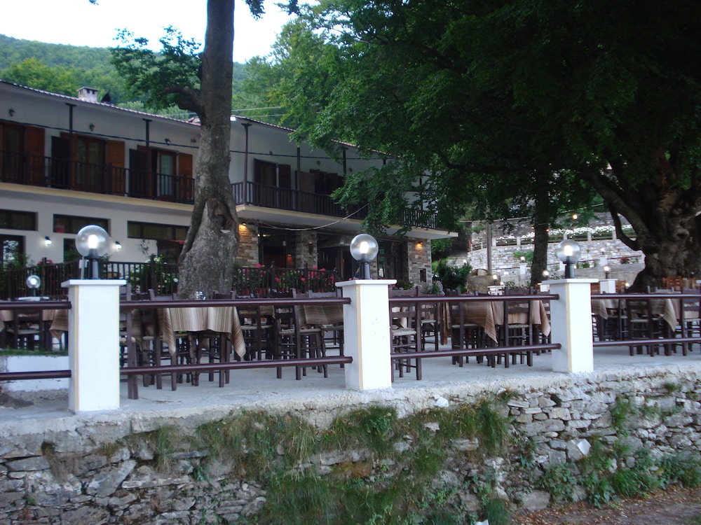 Hani Zisi Hotel 43/50