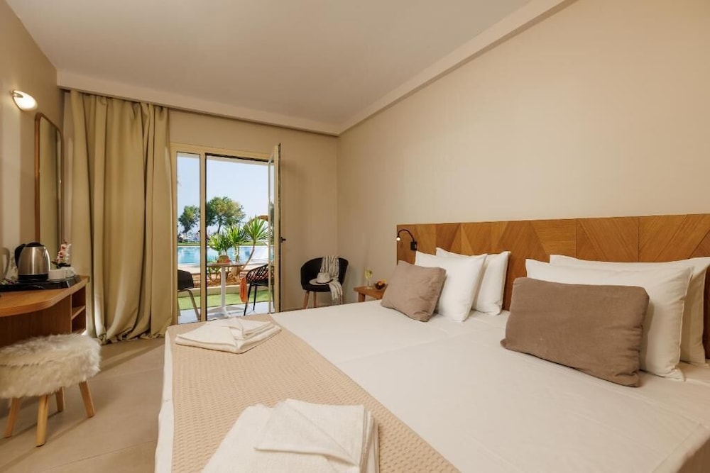 Malia Bay Beach Hotel And Bungalows 28/71