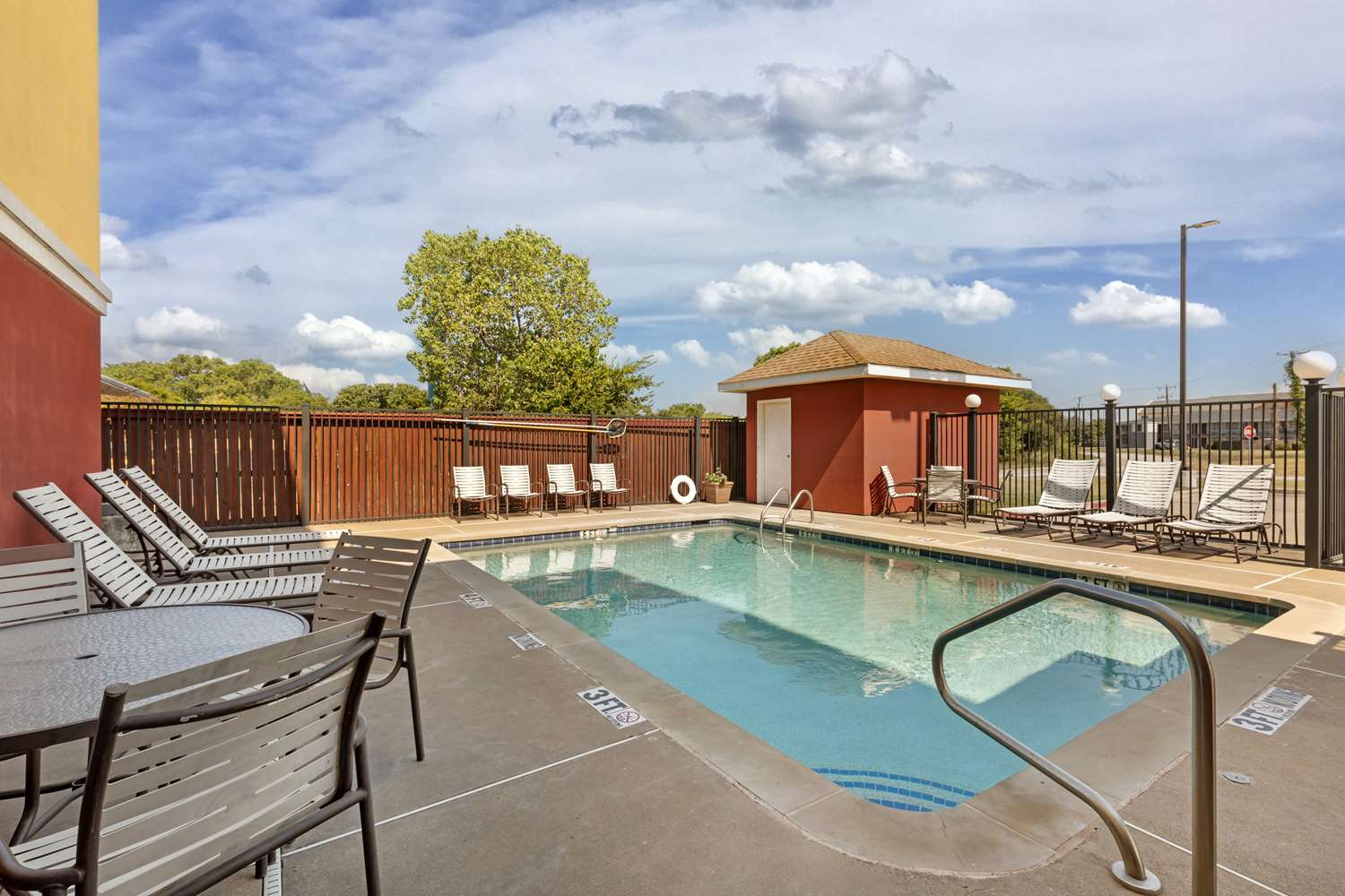 Best Western Plus Waco North 22/43