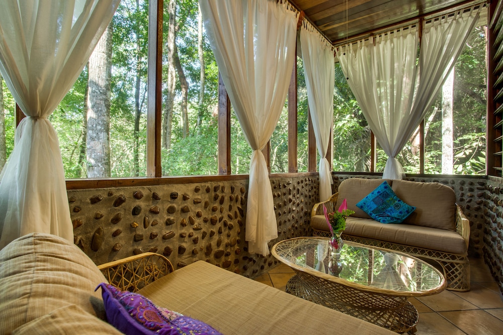 Table Rock Jungle Lodge 48/65