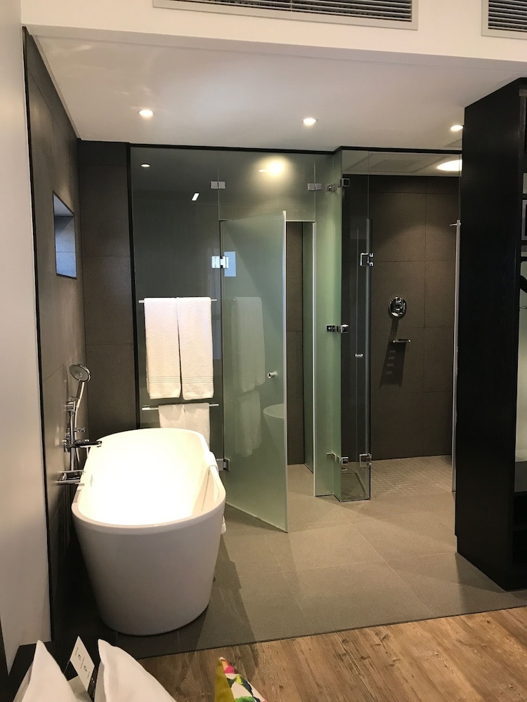 Room50two 17/62
