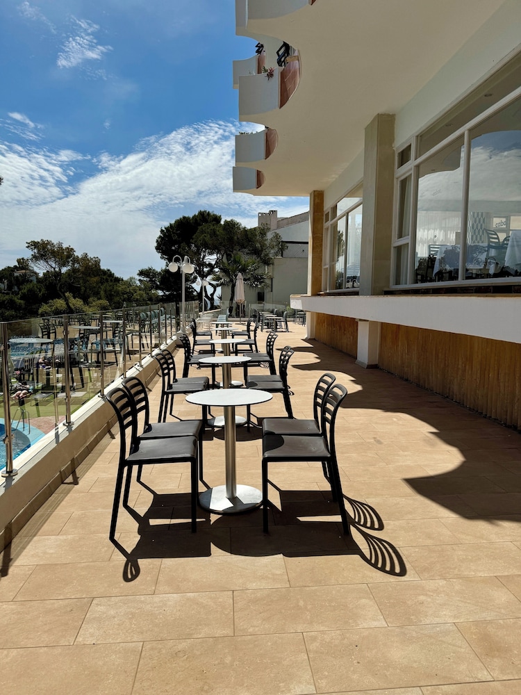 Cala Ferrera Hotel 165/191