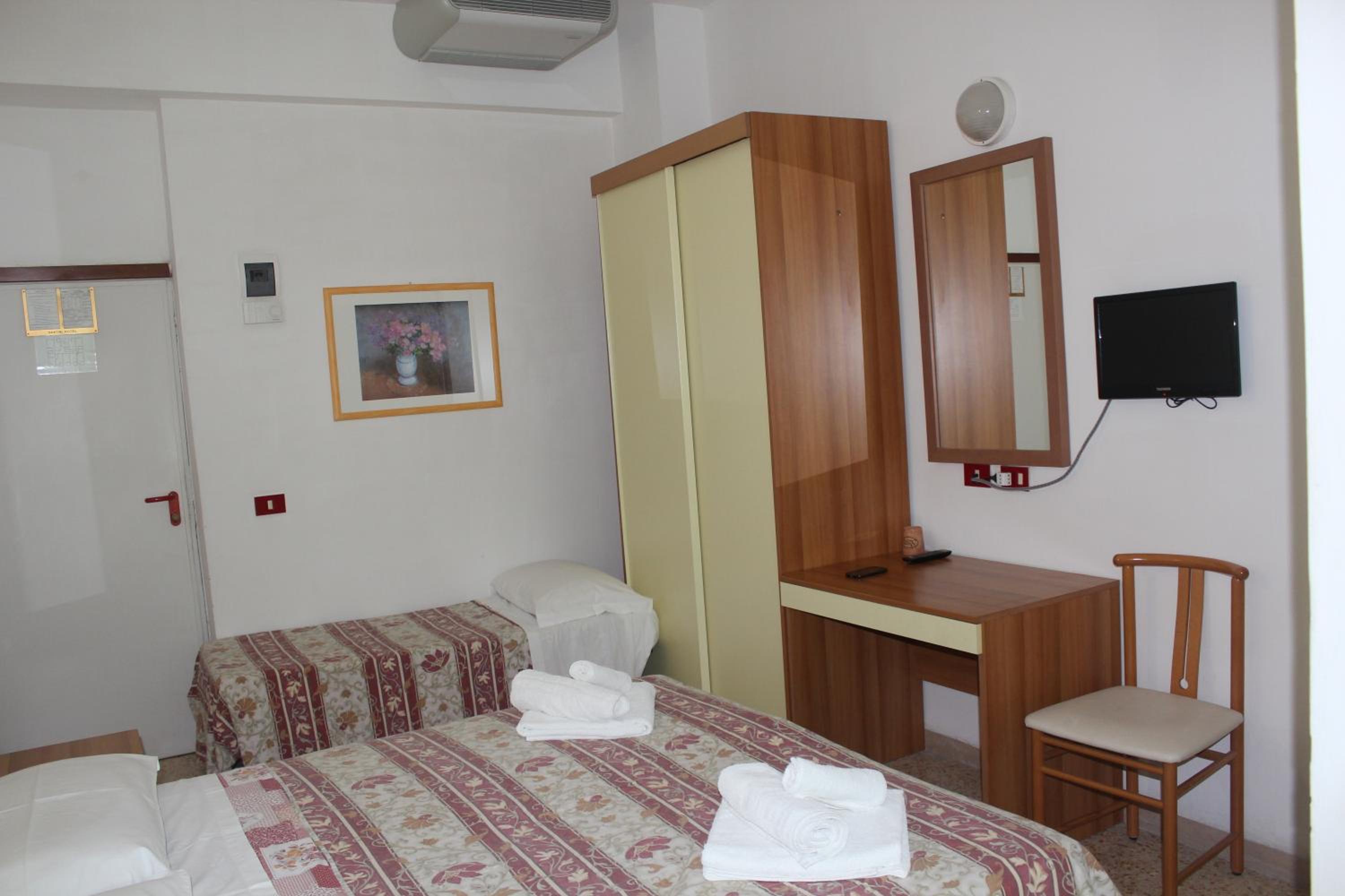 Hotel Santini 8/26