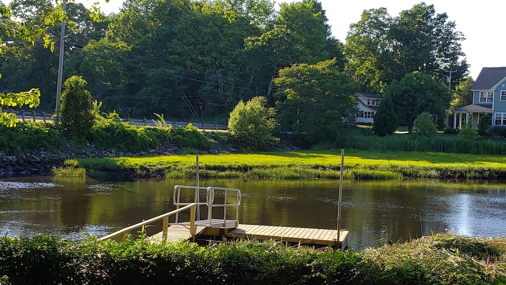 Westbrook Inn Bed and Breakfast 60/74
