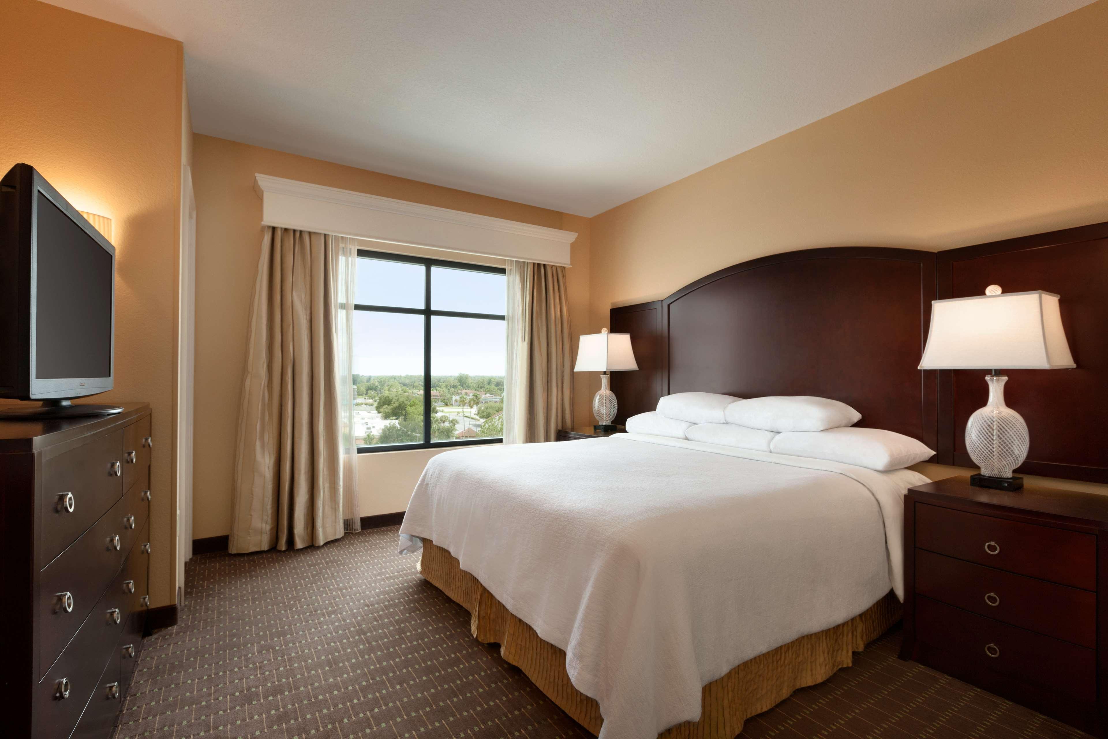2 ROOMS, HOSPITALITY, SUITE, KING BED