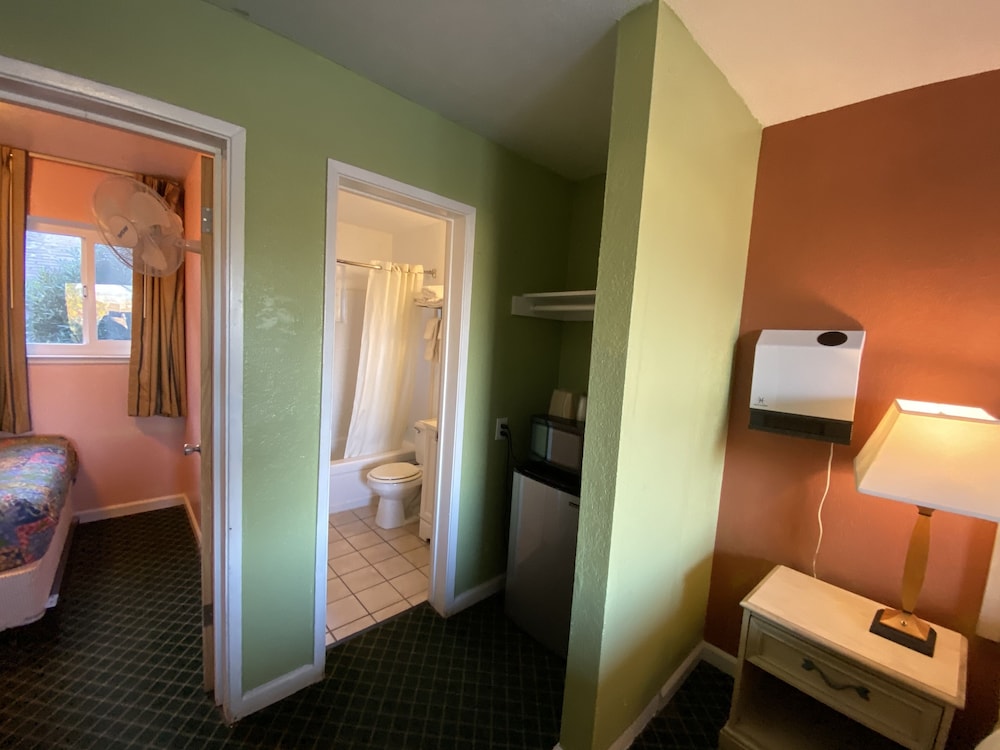 Fireside Inn Santa Cruz 44/63