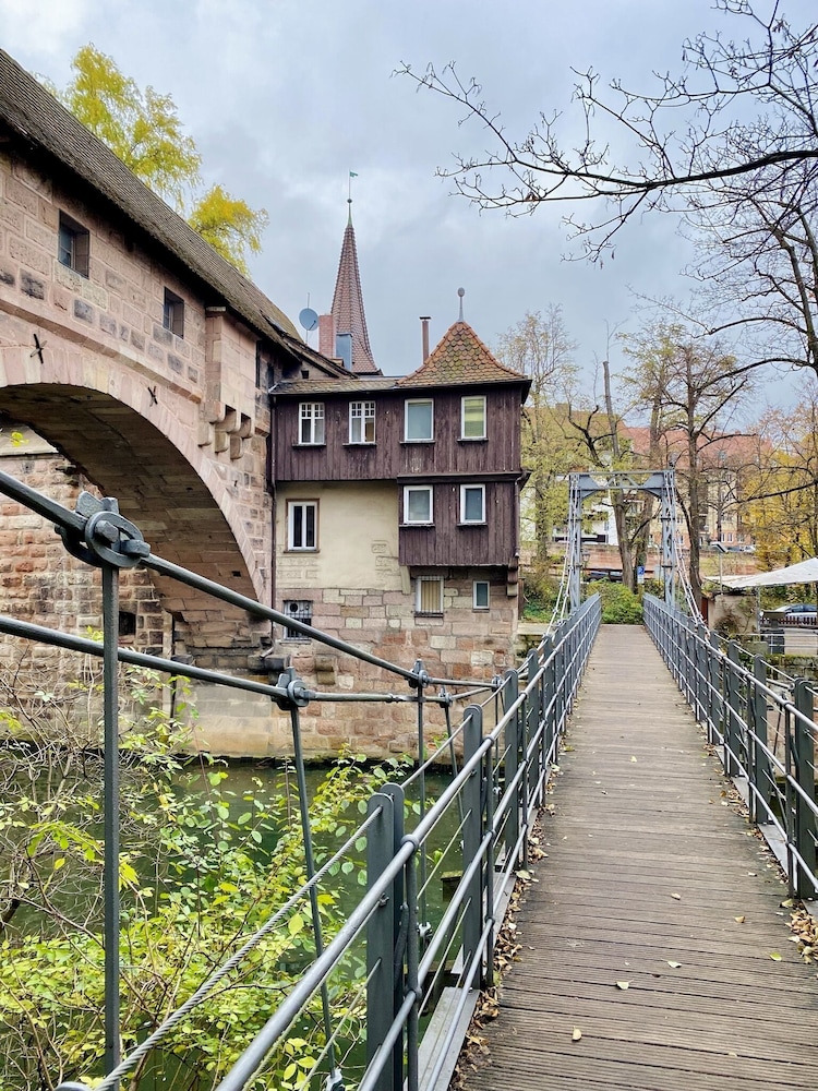 BURGHOTEL NURNBERG 59/62