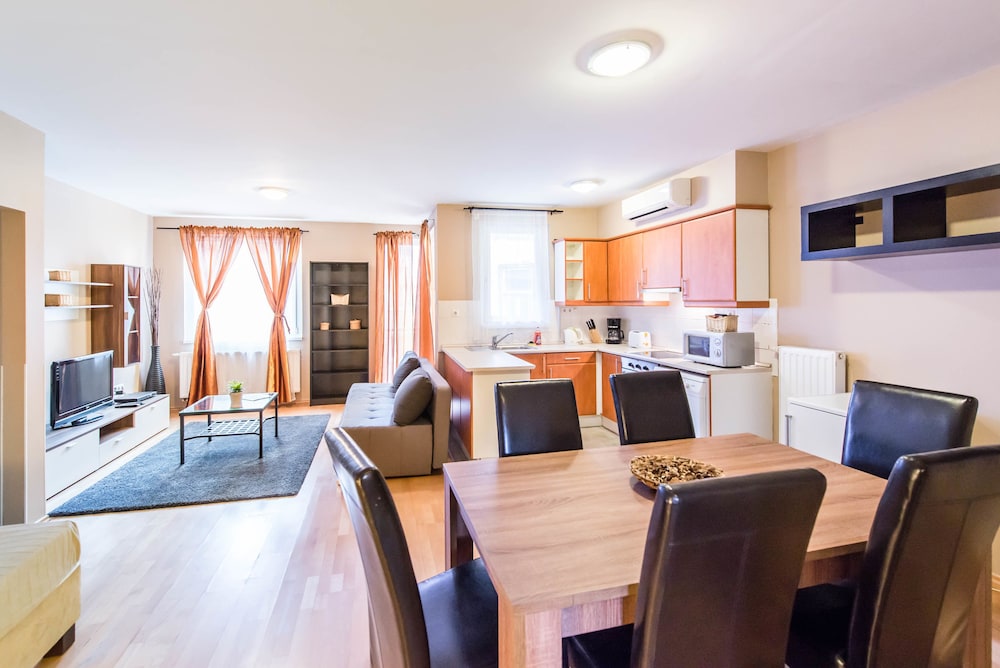 NOVA APARTMENTS 55/64