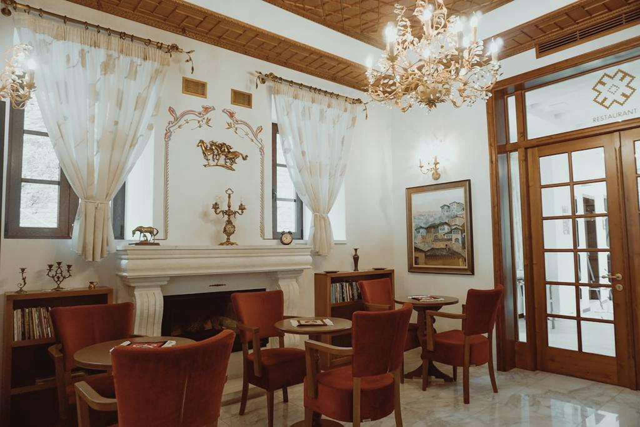 Argjiro Hotel 37/48