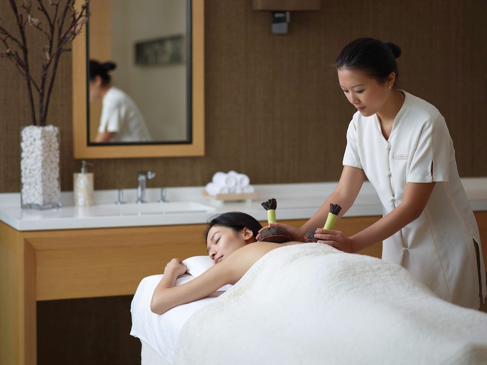 HYATT REGENCY HONG KONG SHA TIN 26/69