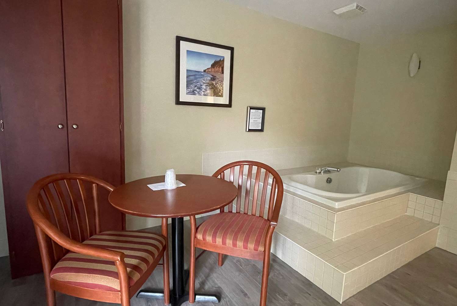 Super 8 By Wyndham Campbellton Nb 19/27