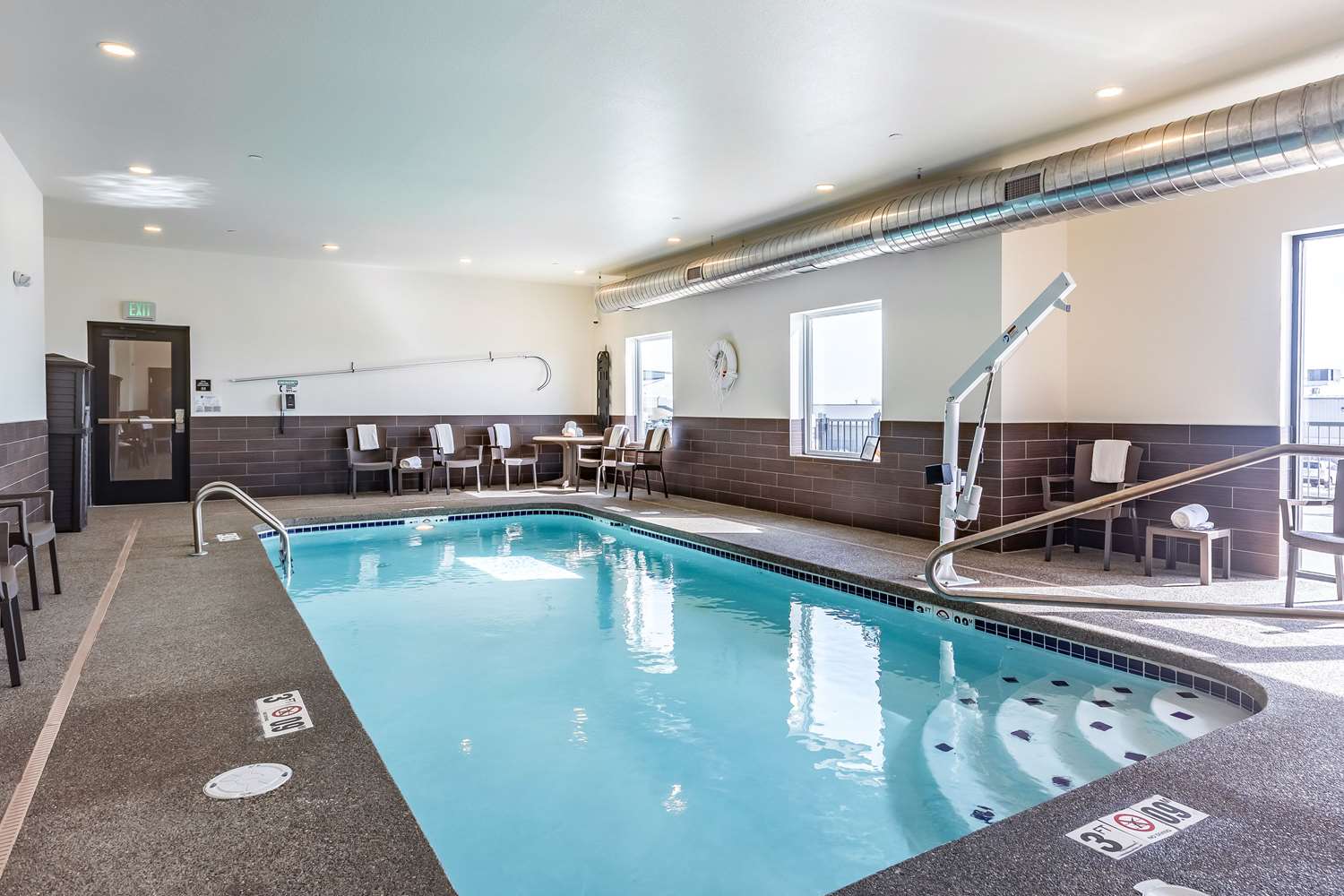 Sleep Inn & Suites Mt. Hope near Auction & Event Center 27/37