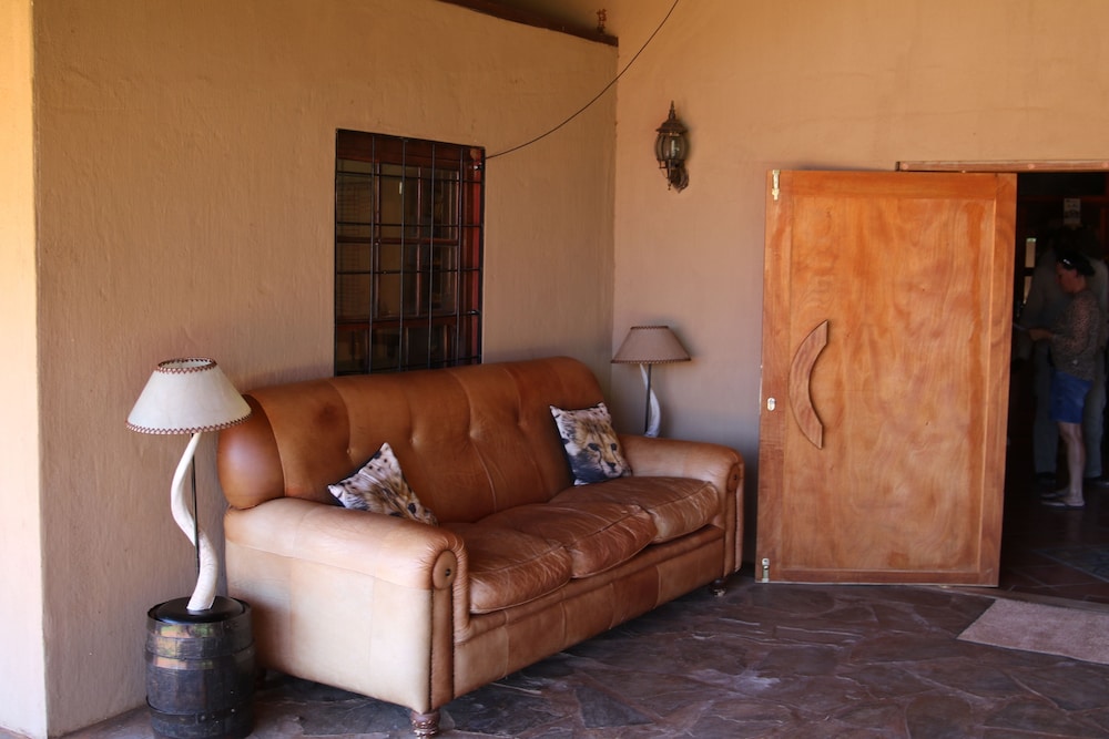 Bagatelle Kalahari Game Ranch 3/51