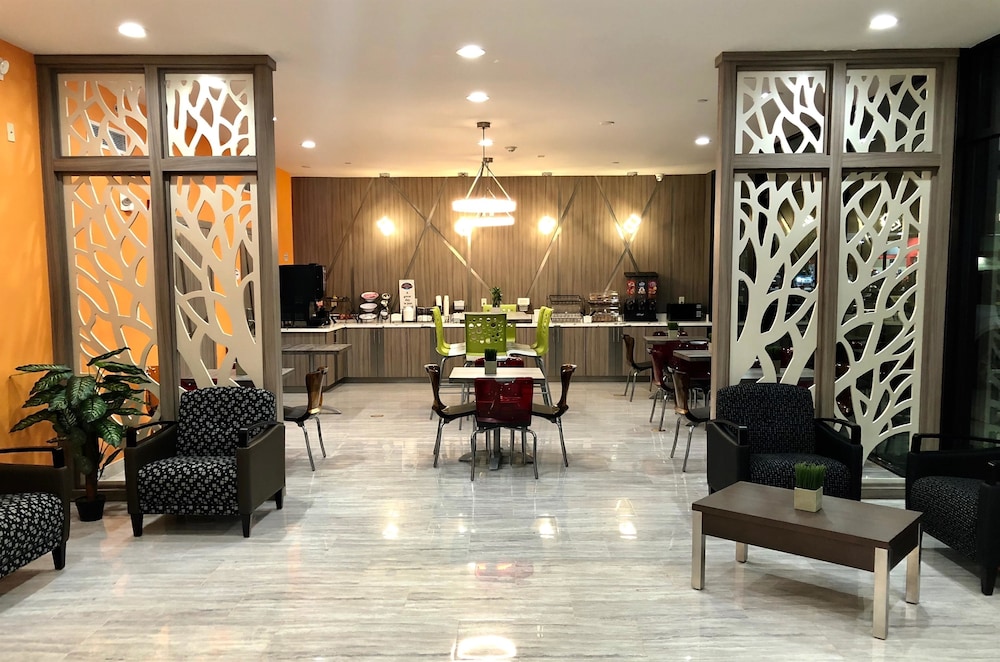 Baymont by Wyndham Houston Hobby Airport 10/33