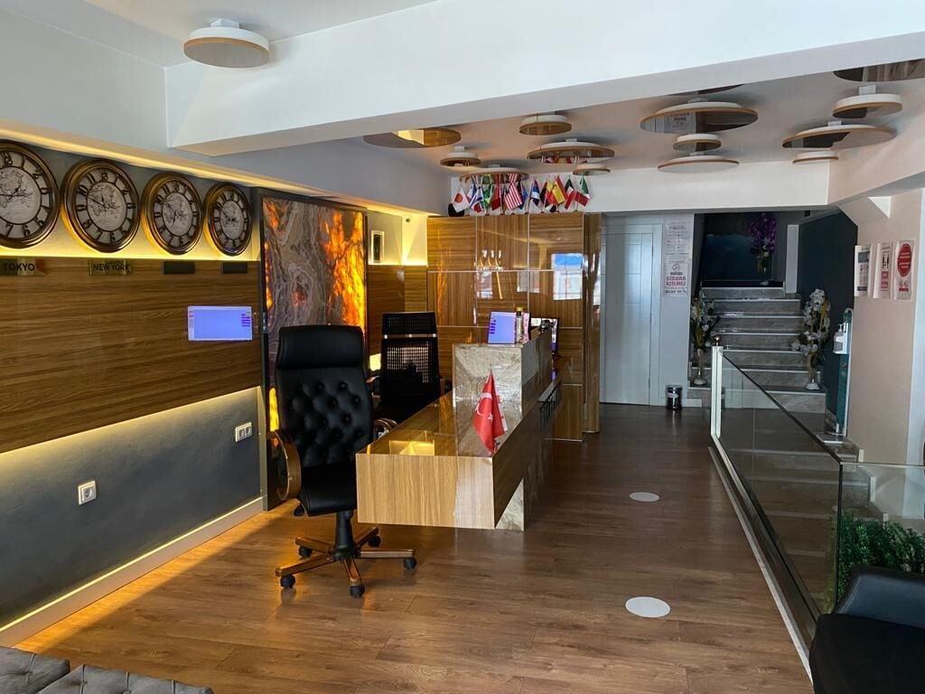 Black Lake Hotel 14/19