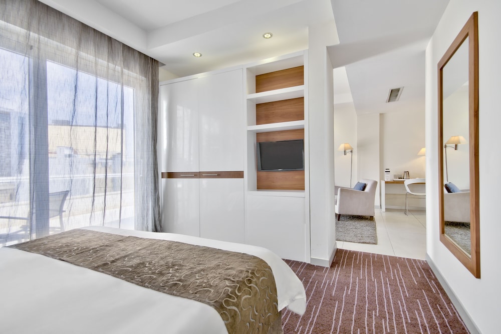 The George Urban Boutique Hotel St Julians 28/78