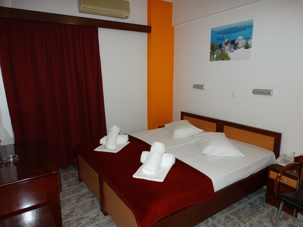 Faros 1 Hotel 10/67