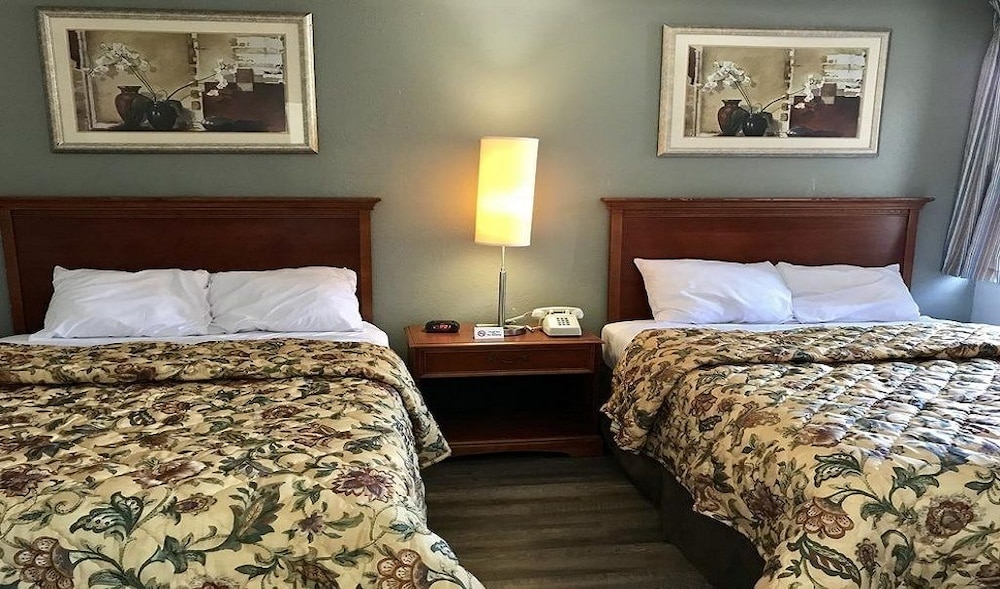 Palace Inn & Suites - Newport News/Jefferson Ave 4/13