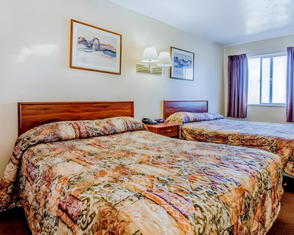 Room, Queen Bed