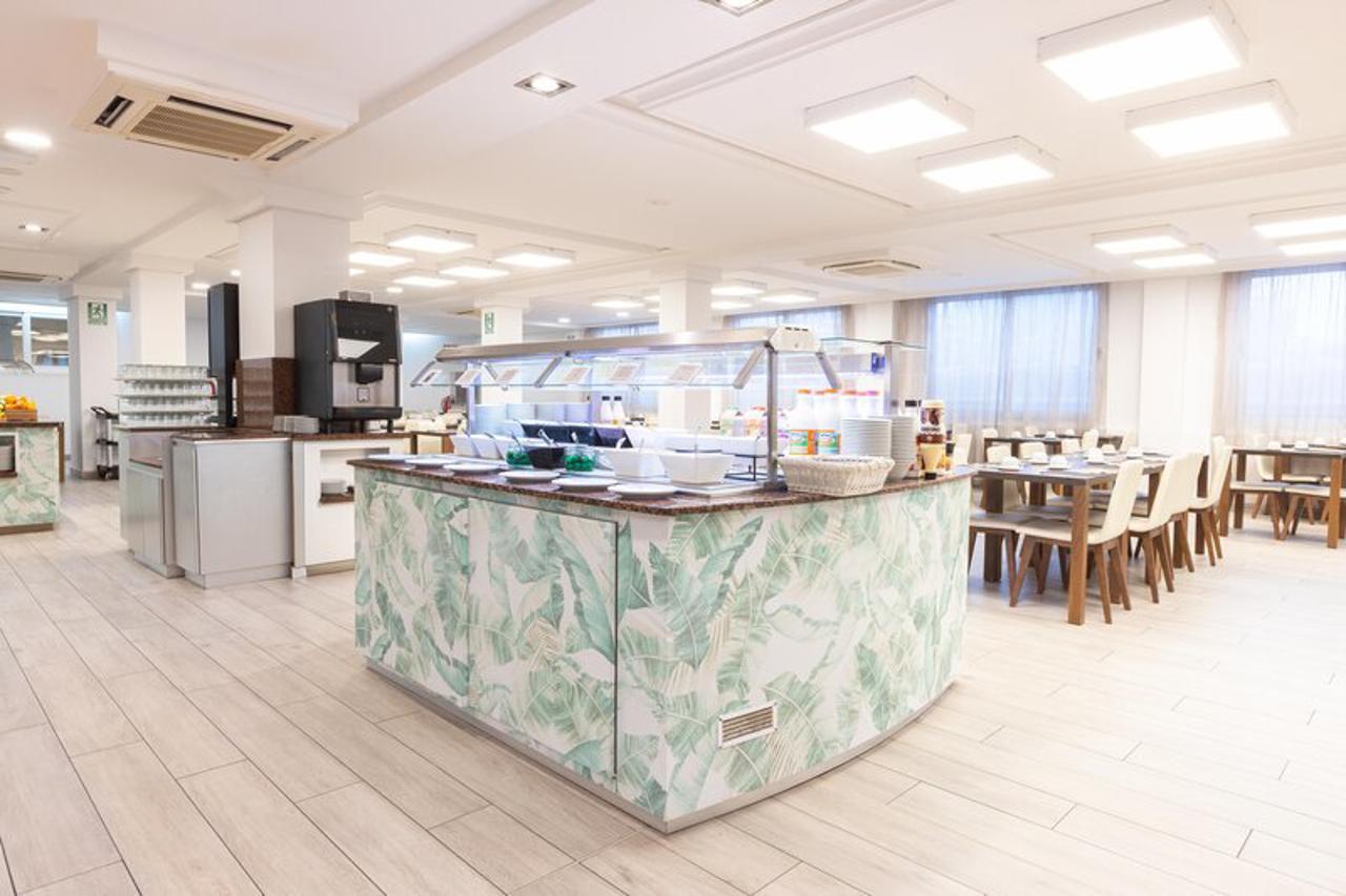 Invisa Hotel Es Pla - Adults Only 12/68