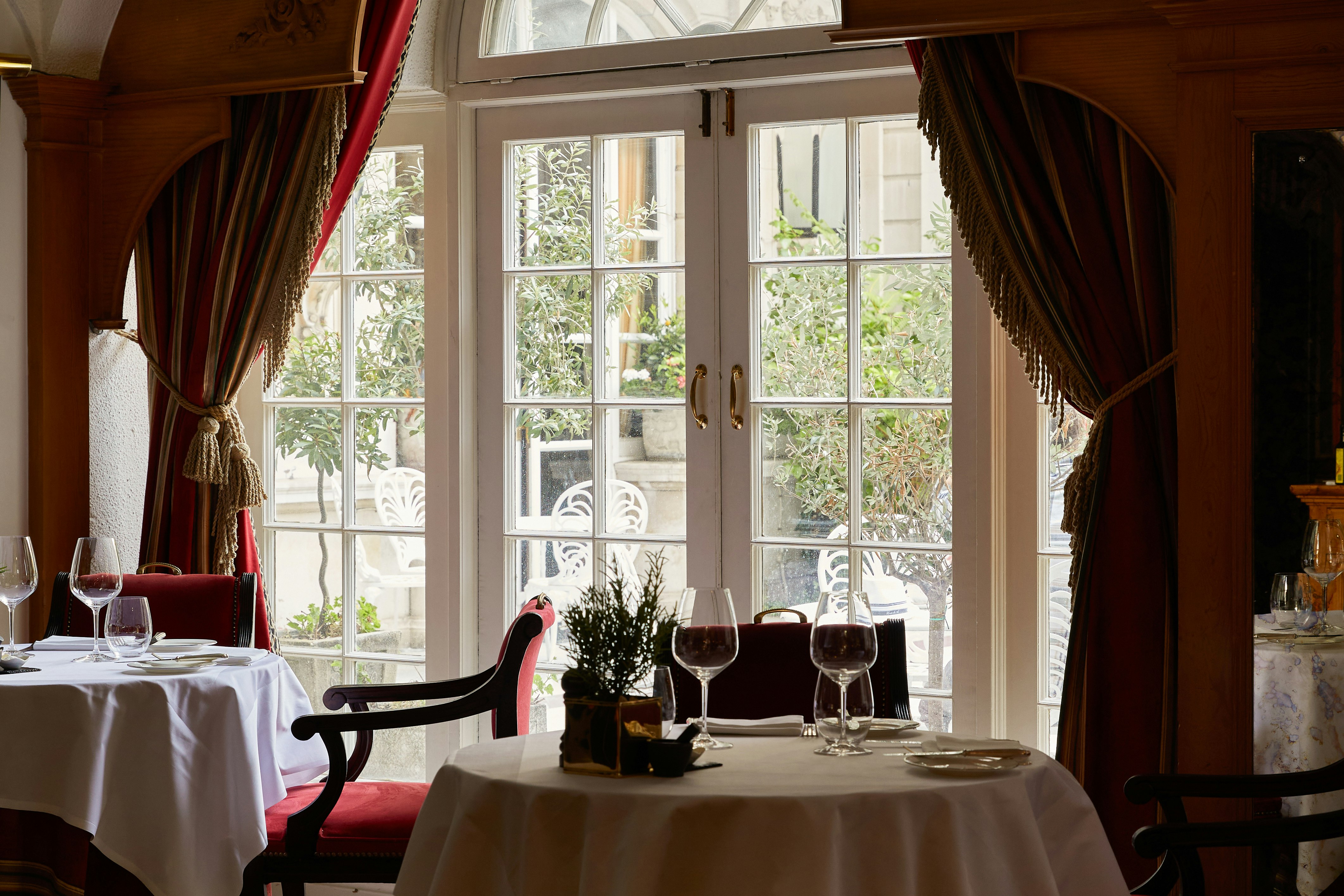 The Chesterfield Mayfair 57/84