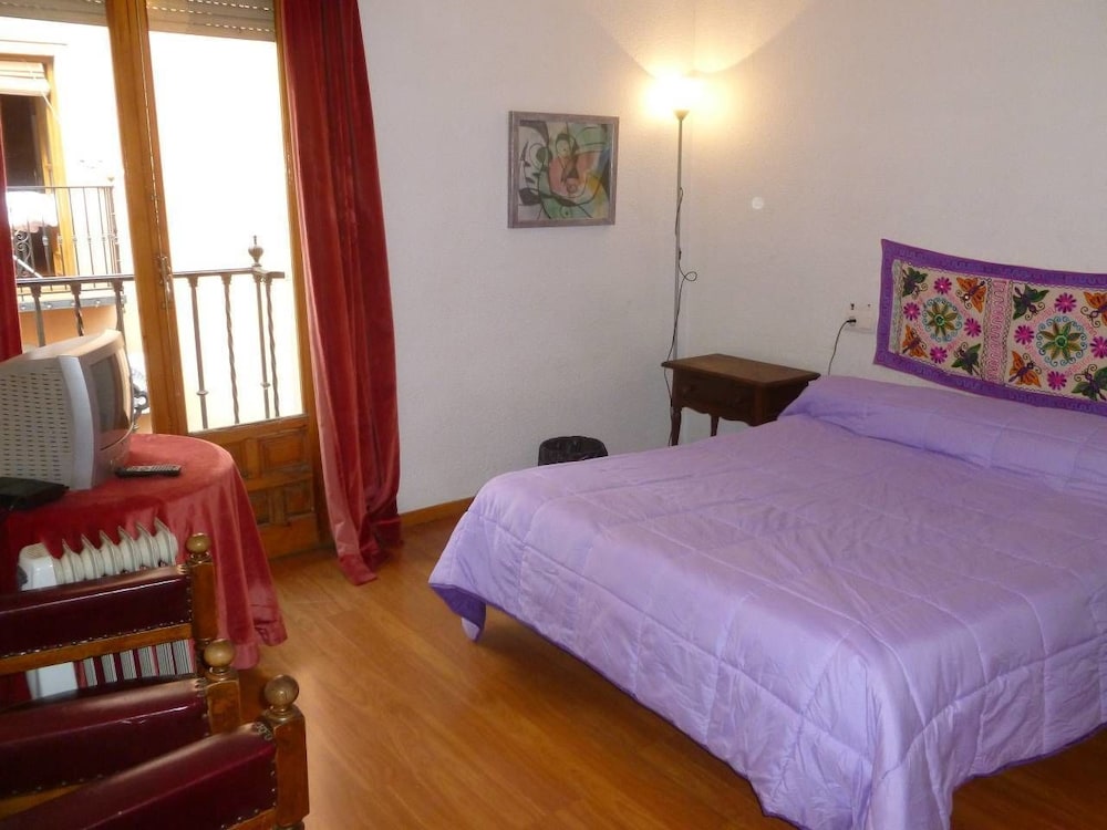 Hostal El Cascabel 17/75