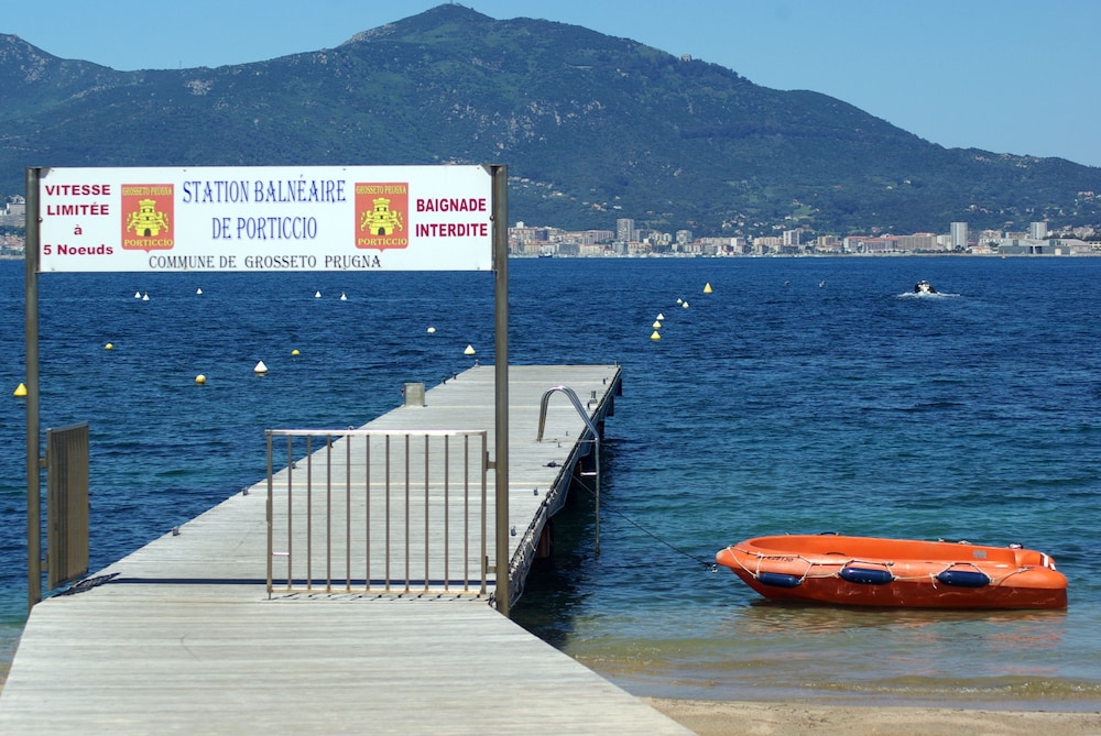 Hôtel De Porticcio 60/65