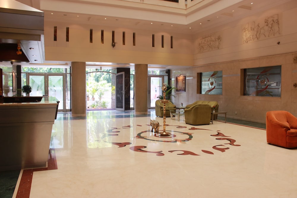 Hotel Samrat 33/40