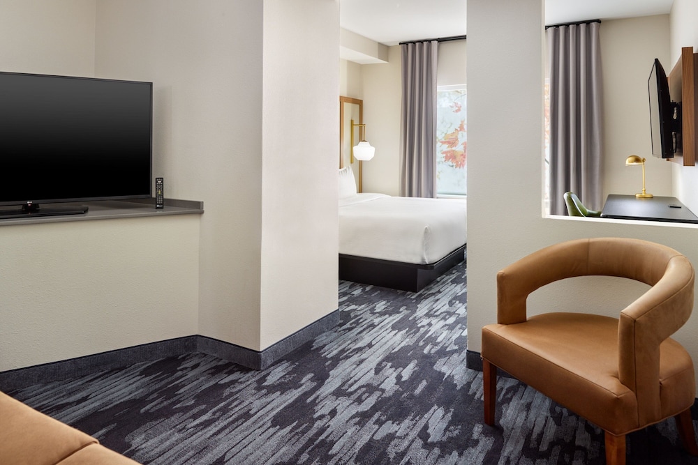 Fairfield Inn And Suites By Marriott Atlanta Mcdonough 30/41