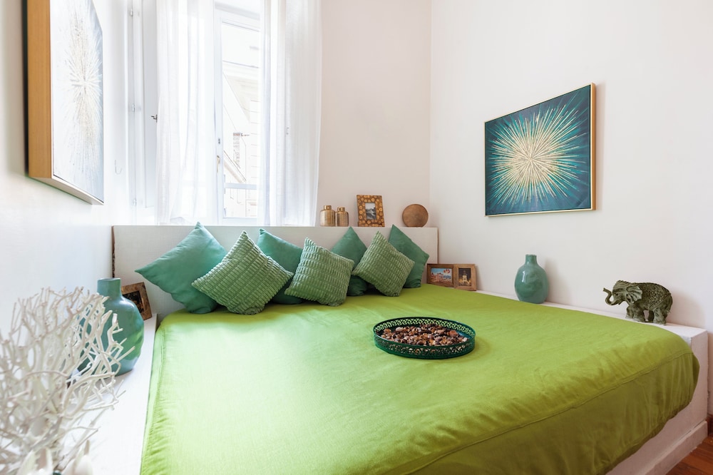 Pantheon Luxury Gold Apartment 9/43