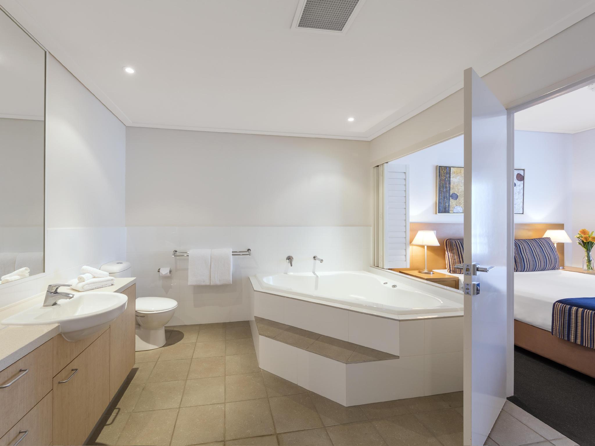 2 Bedrooms, Pool, Villa