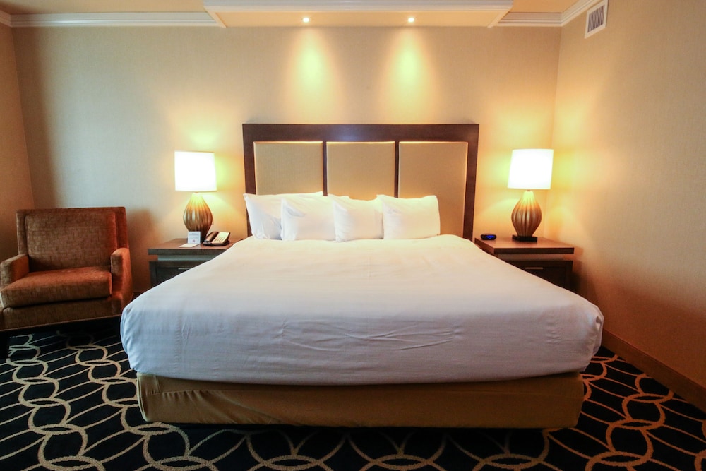 Room, King Bed, Rodeo Tower