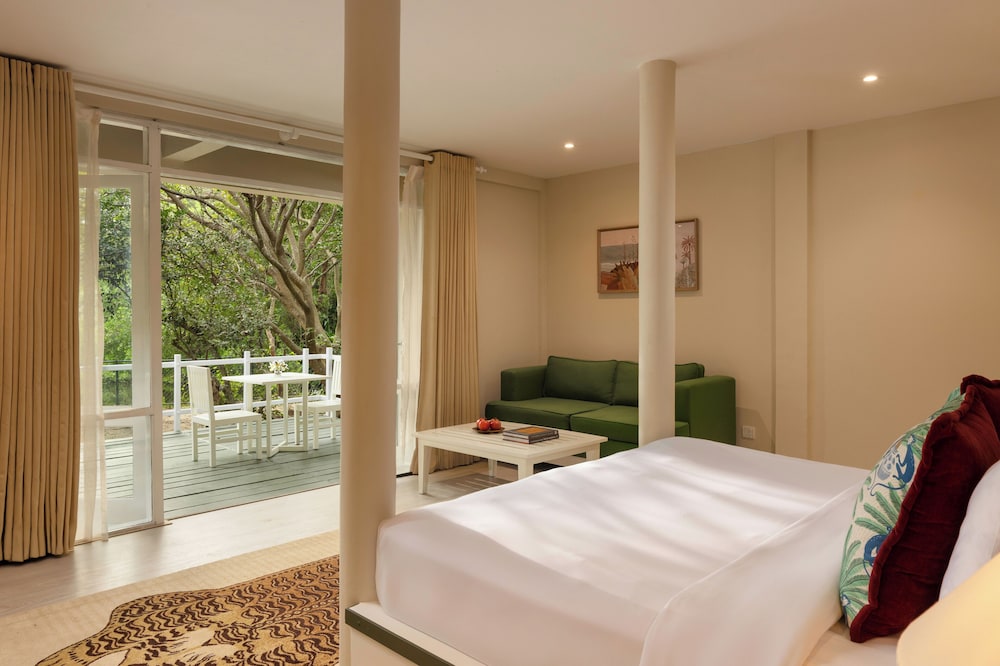 Lagoon, Cabin, King Bed