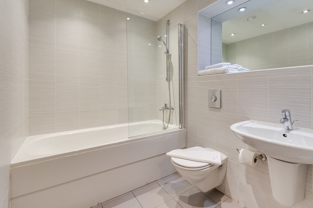 Roomzzz Leeds Headingley 45/49