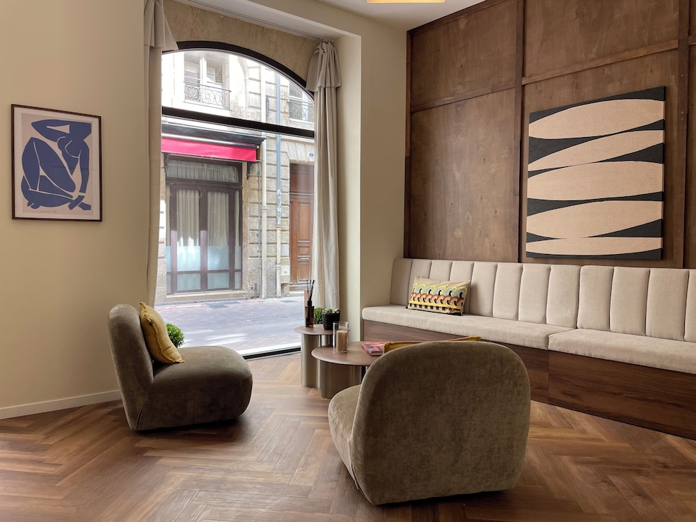 HOTEL DU THEATRE 33/52